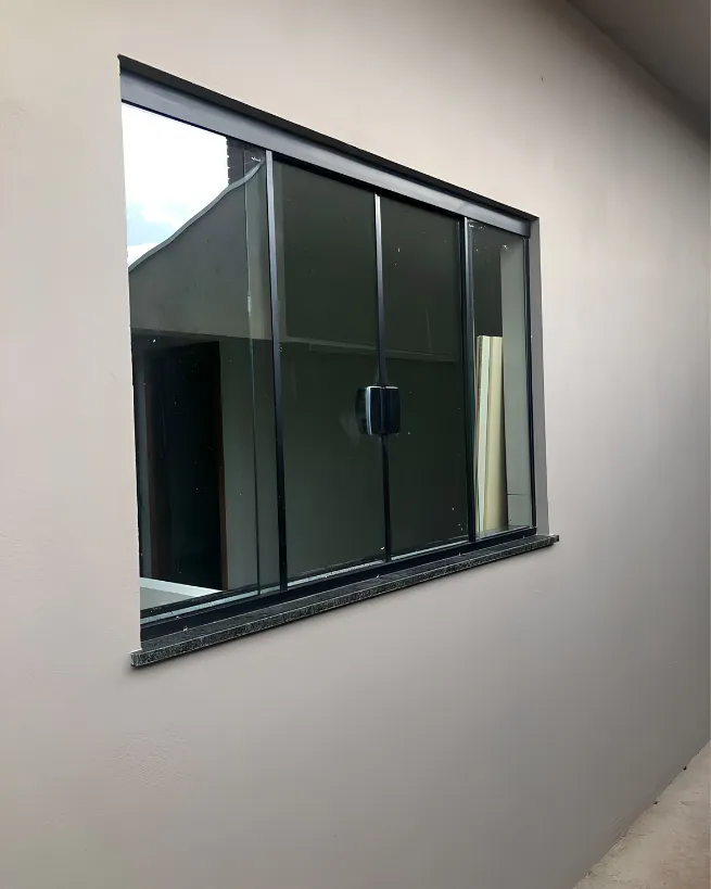 Janela de vidro em Botucatu - acabamento limpo em janela de vidro