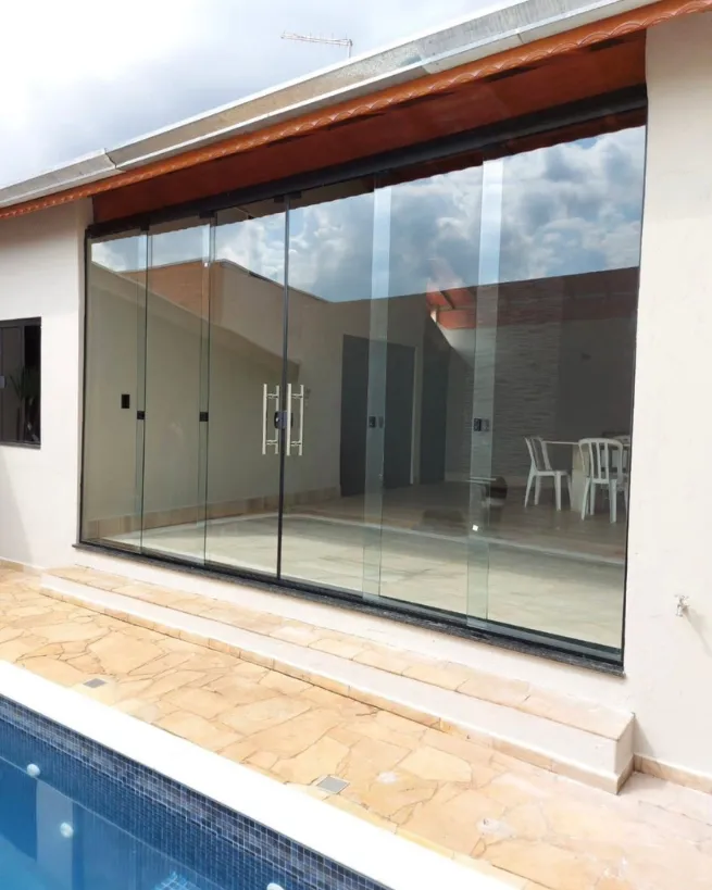 Portas de vidro em Capivari - ferragens discretas e visual leve